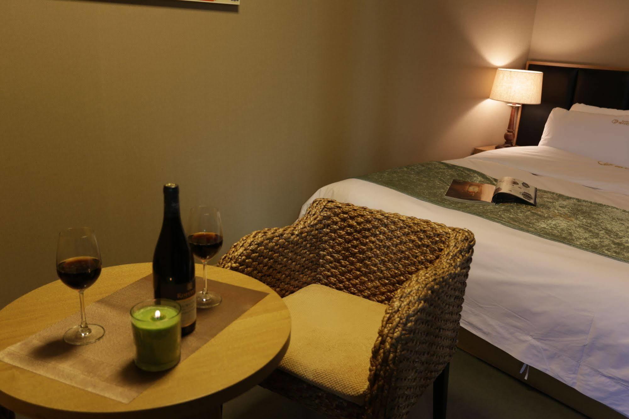 Radiance Tourist Hotel Geoje Bagian luar foto